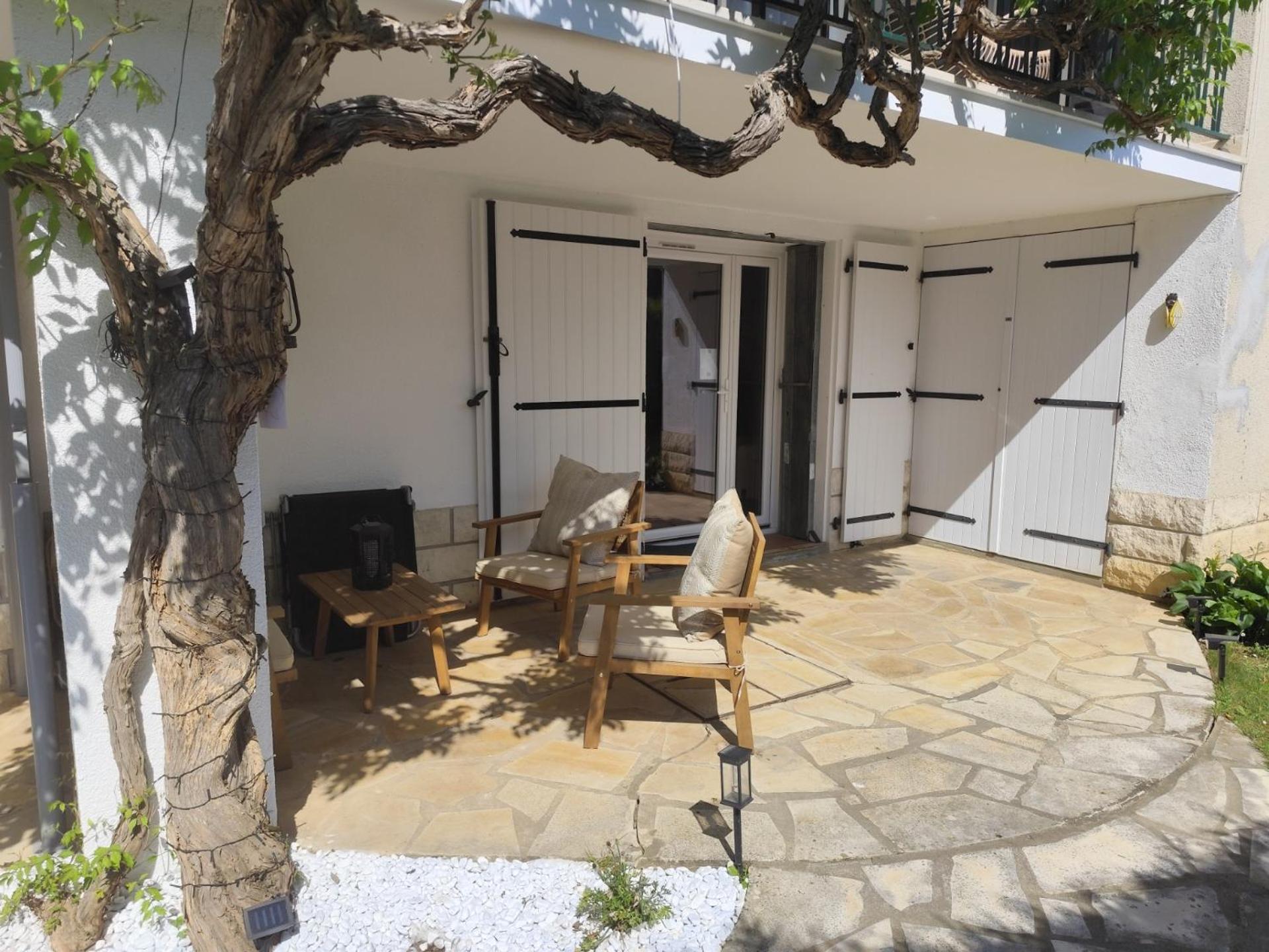 Au 9Eme Art Apartment La Rochefoucauld Ngoại thất bức ảnh